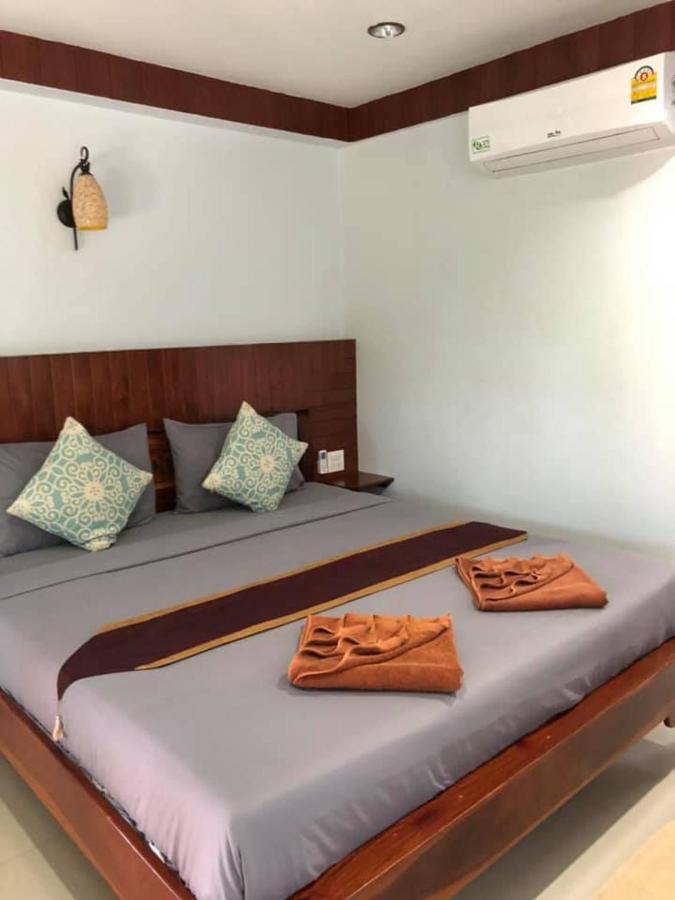 Grand Beach Resort Ko Tao Esterno foto