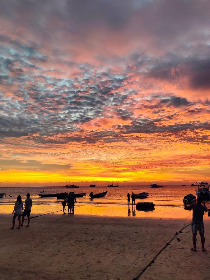 Grand Beach Resort Ko Tao Esterno foto