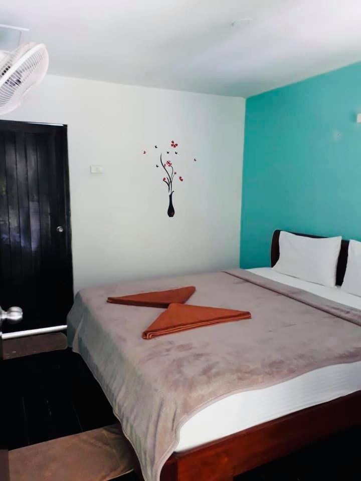 Grand Beach Resort Ko Tao Esterno foto