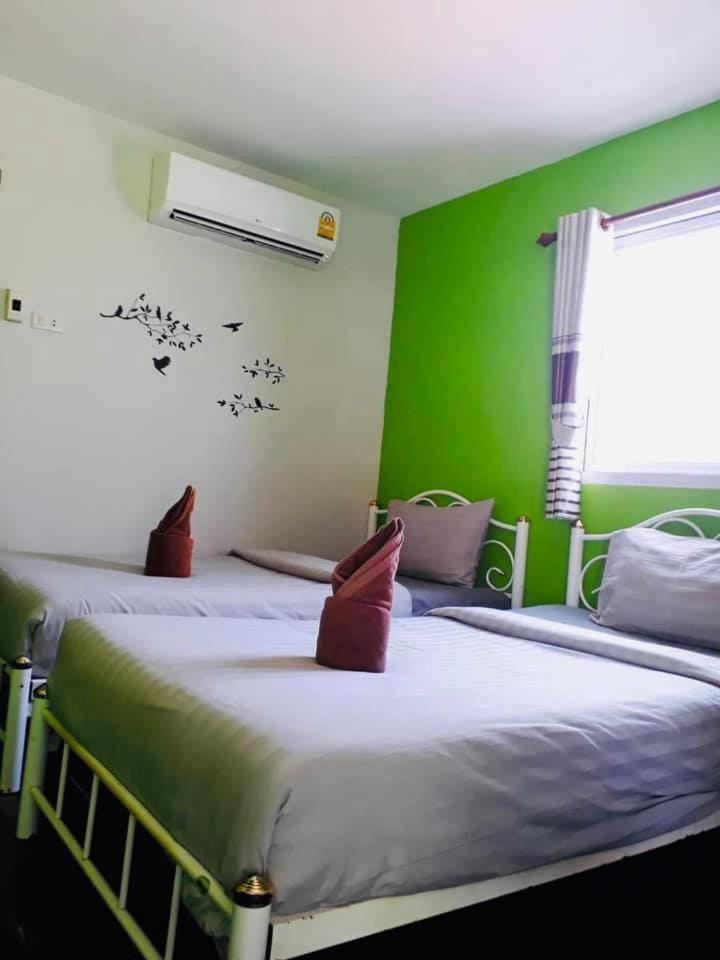 Grand Beach Resort Ko Tao Esterno foto