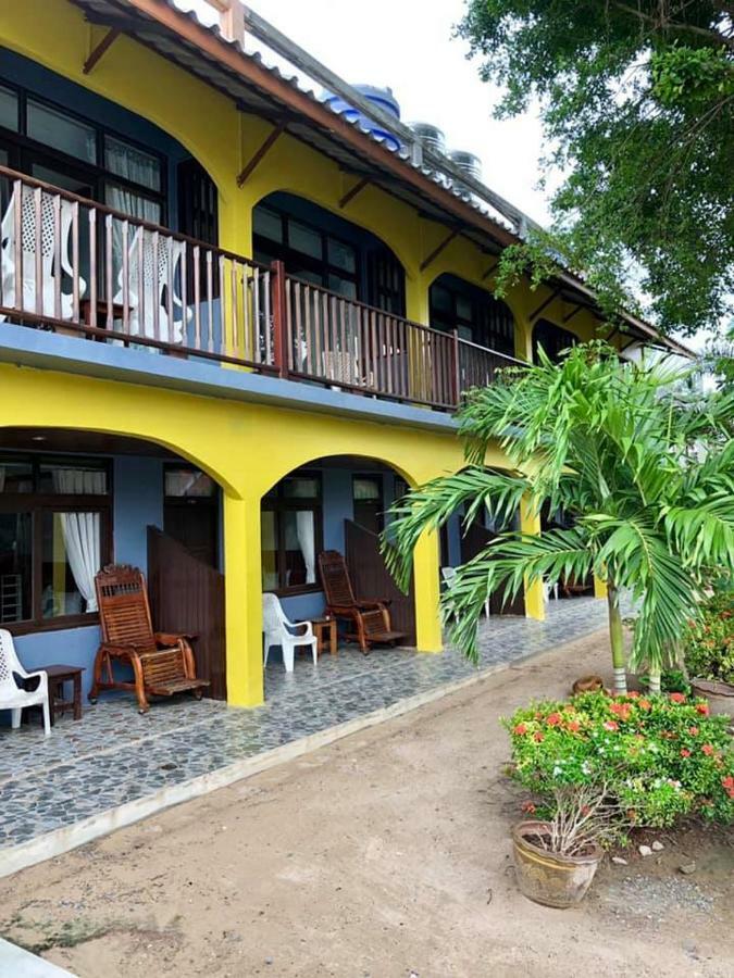Grand Beach Resort Ko Tao Esterno foto