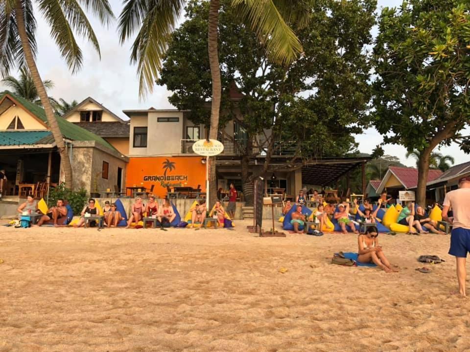 Grand Beach Resort Ko Tao Esterno foto